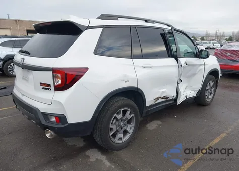 2023 Honda Passport Awd Trailsport from USA, damaged, VIN 5FNYF8H61PB040494